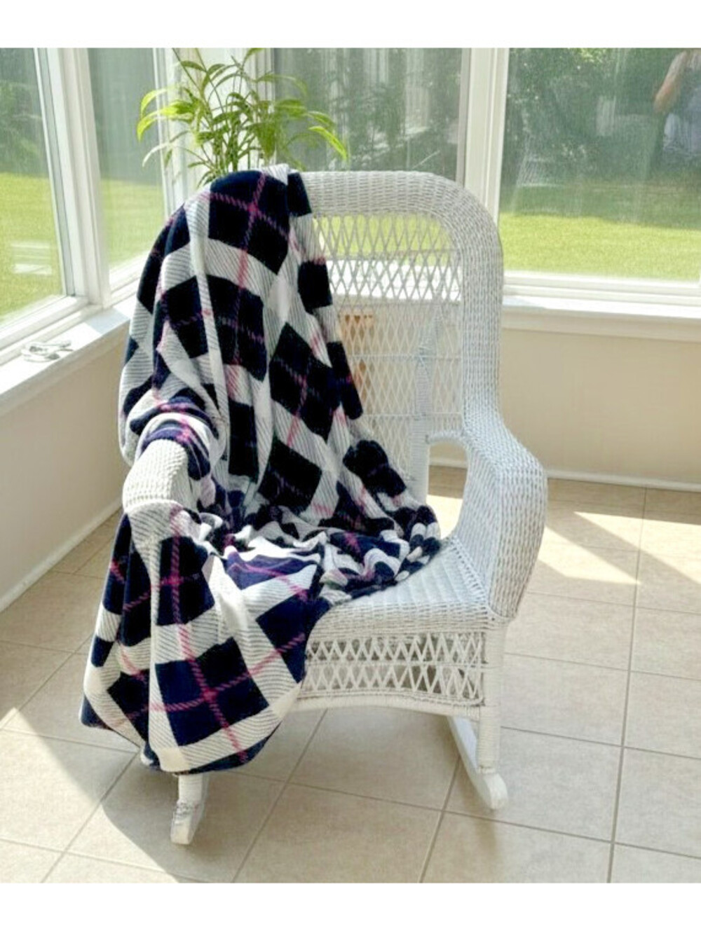 Bath & Body Works Sherpa Throw Blanket 50x60 Navy Plaid Cozy Fleece
